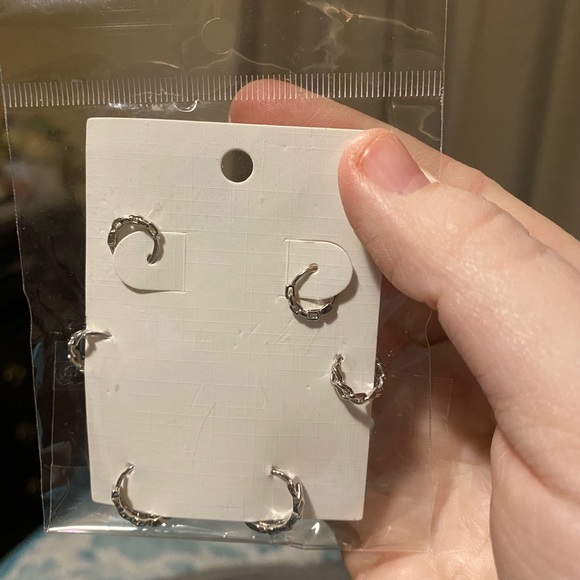 Earring Variety - Picture 5 of 10